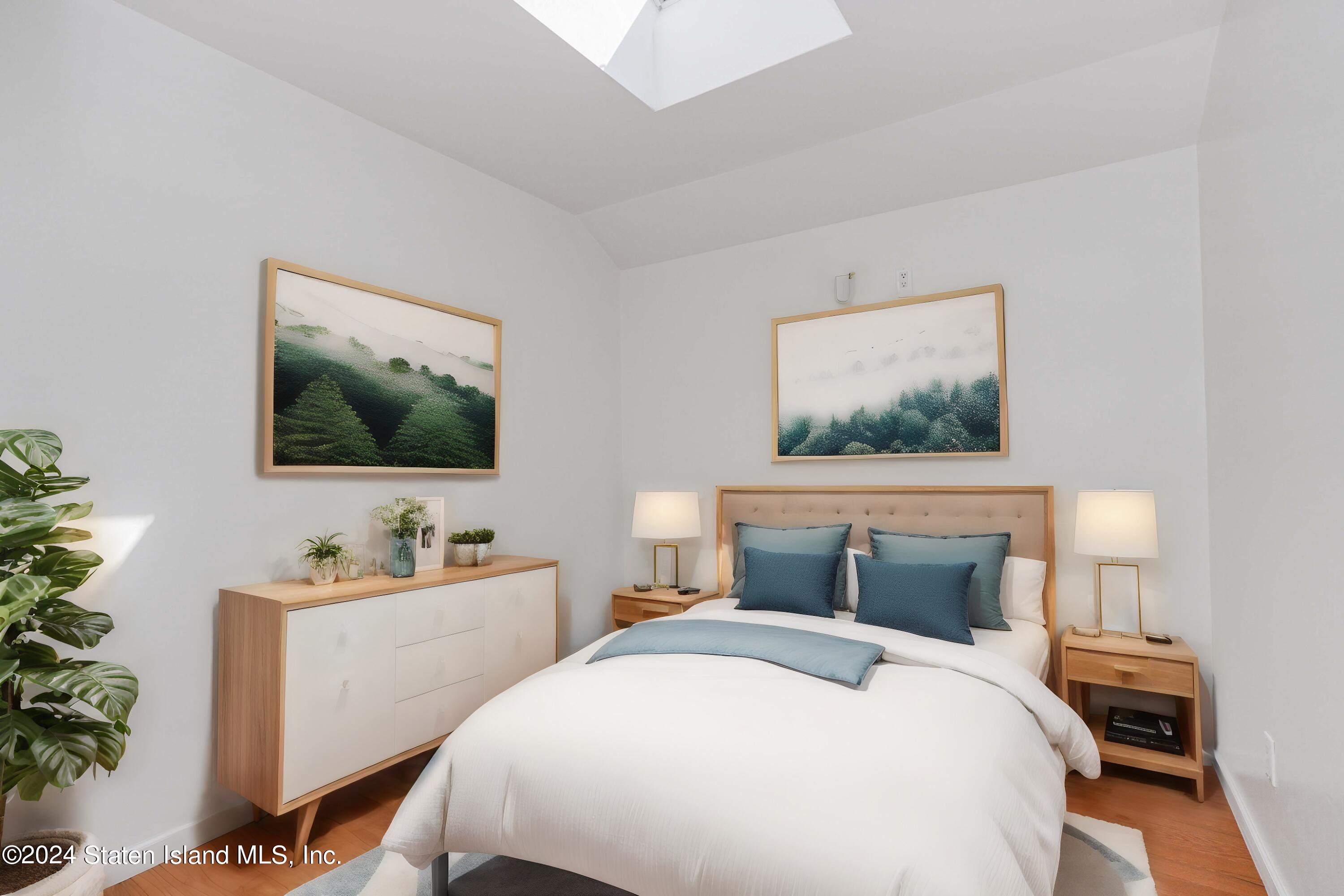 94 Robin Road Staten Island, NY 10305 - Photo 26 of 34 Photo Jul 12 2024, 9 35 37 AM