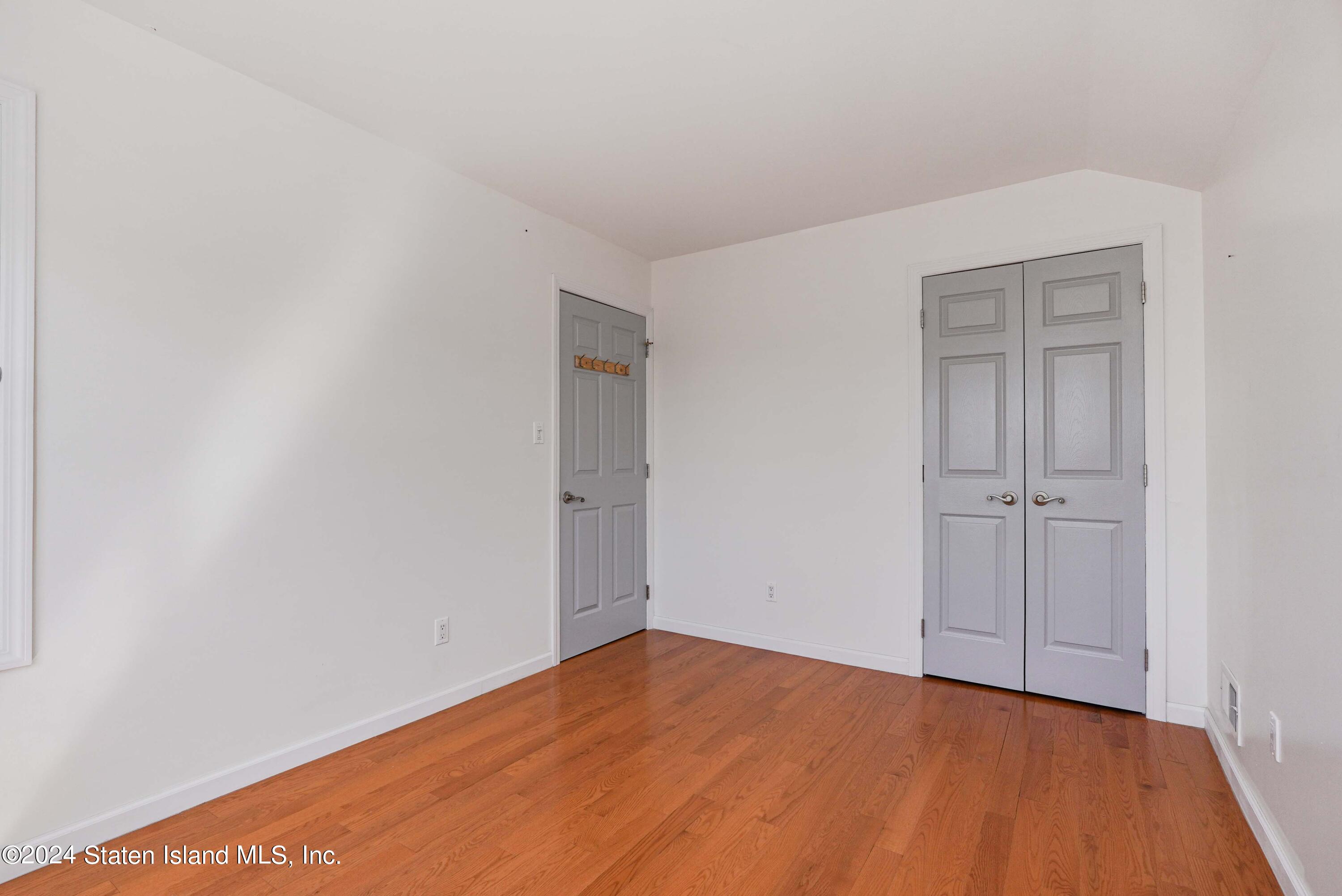 94 Robin Road Staten Island, NY 10305 - Photo 27 of 34 Photo Jul 11 2024, 9 57 43 PM