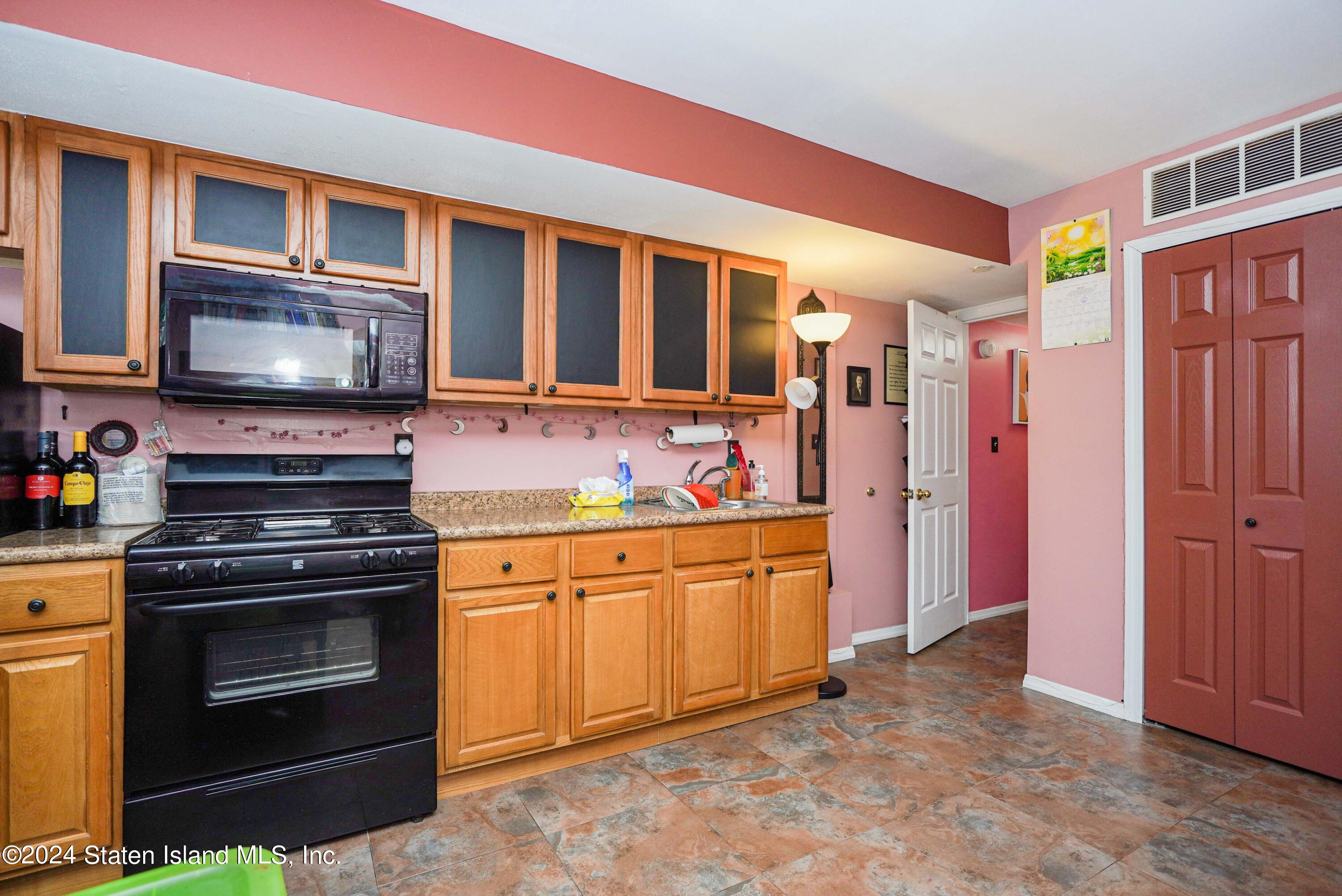 94 Robin Road Staten Island, NY 10305 - Photo 32 of 34 Photo Jul 11 2024, 10 11 21 PM