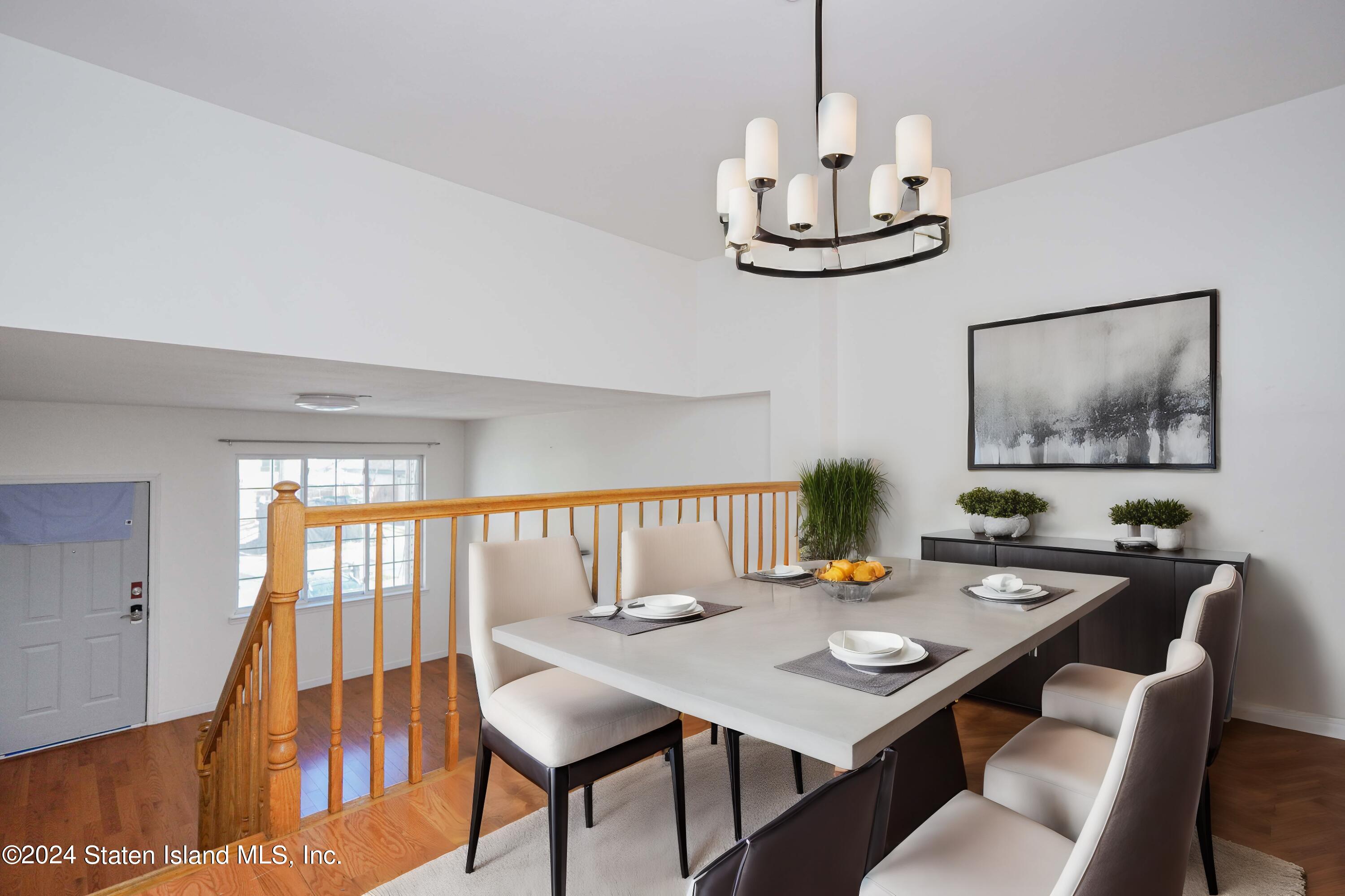 94 Robin Road Staten Island, NY 10305 - Photo 6 of 34 Photo Jul 12 2024, 9 33 28 AM