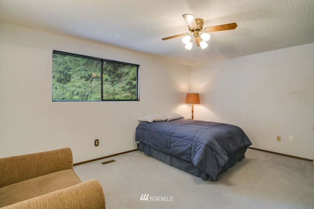 14423 160th Avenue Southeast Renton, WA 98059 - Photo 12 of 24