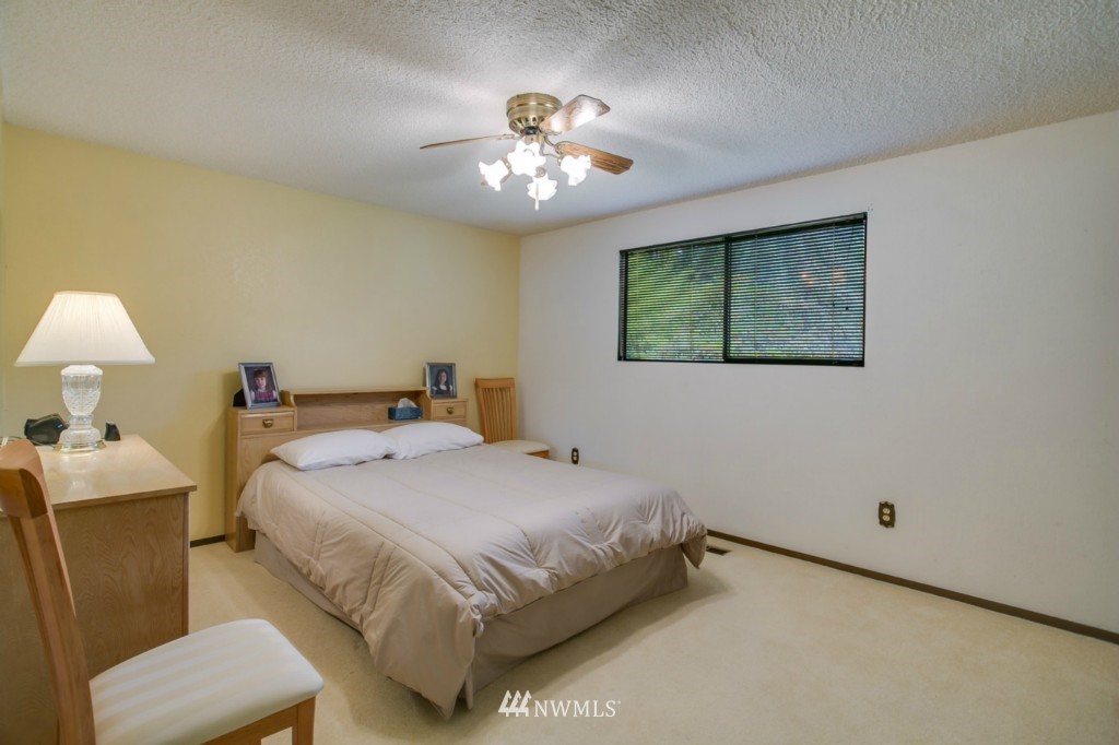 14423 160th Avenue Southeast Renton, WA 98059 - Photo 13 of 24