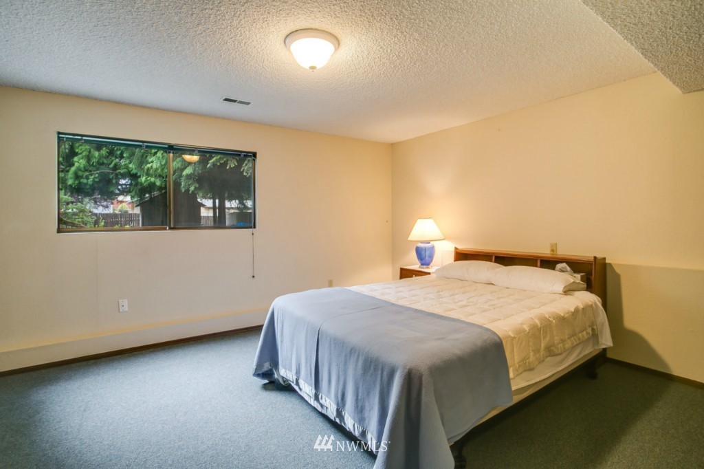 14423 160th Avenue Southeast Renton, WA 98059 - Photo 15 of 24