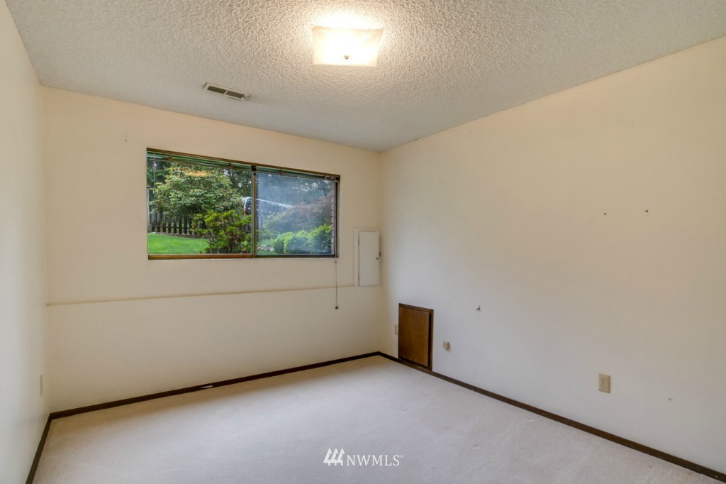 14423 160th Avenue Southeast Renton, WA 98059 - Photo 17 of 24
