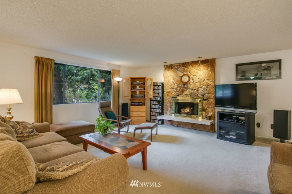 14423 160th Avenue Southeast Renton, WA 98059 - Photo 3 of 24