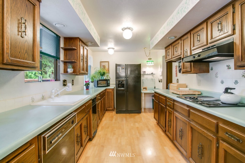 14423 160th Avenue Southeast Renton, WA 98059 - Photo 6 of 24