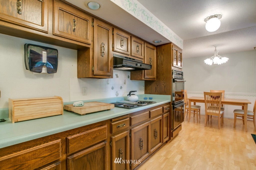 14423 160th Avenue Southeast Renton, WA 98059 - Photo 7 of 24