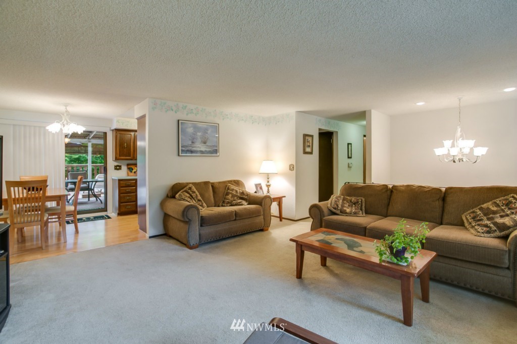 14423 160th Avenue Southeast Renton, WA 98059 - Photo 9 of 24