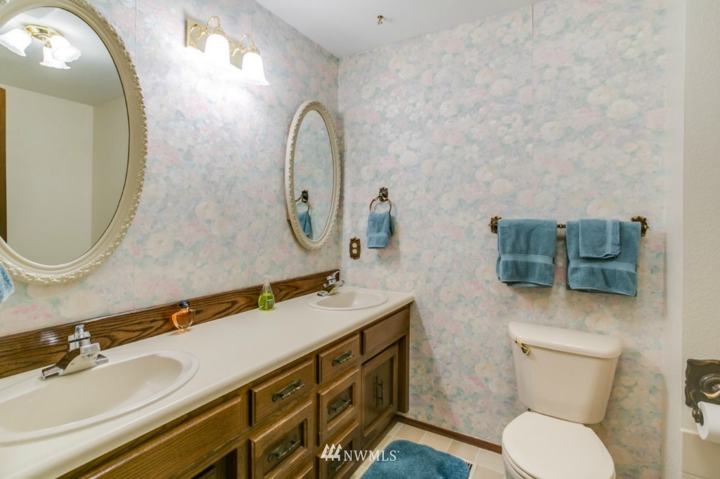 14423 160th Avenue Southeast Renton, WA 98059 - Photo 10 of 24