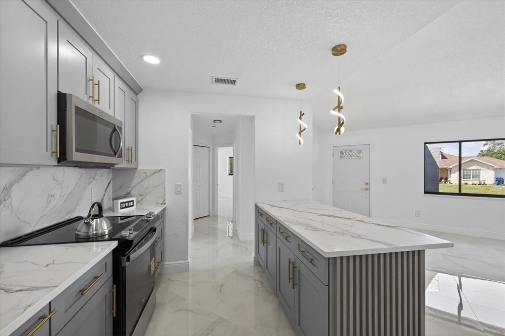 13095 Lawrence Street Spring Hill, FL 34609 - Photo 10 of 41