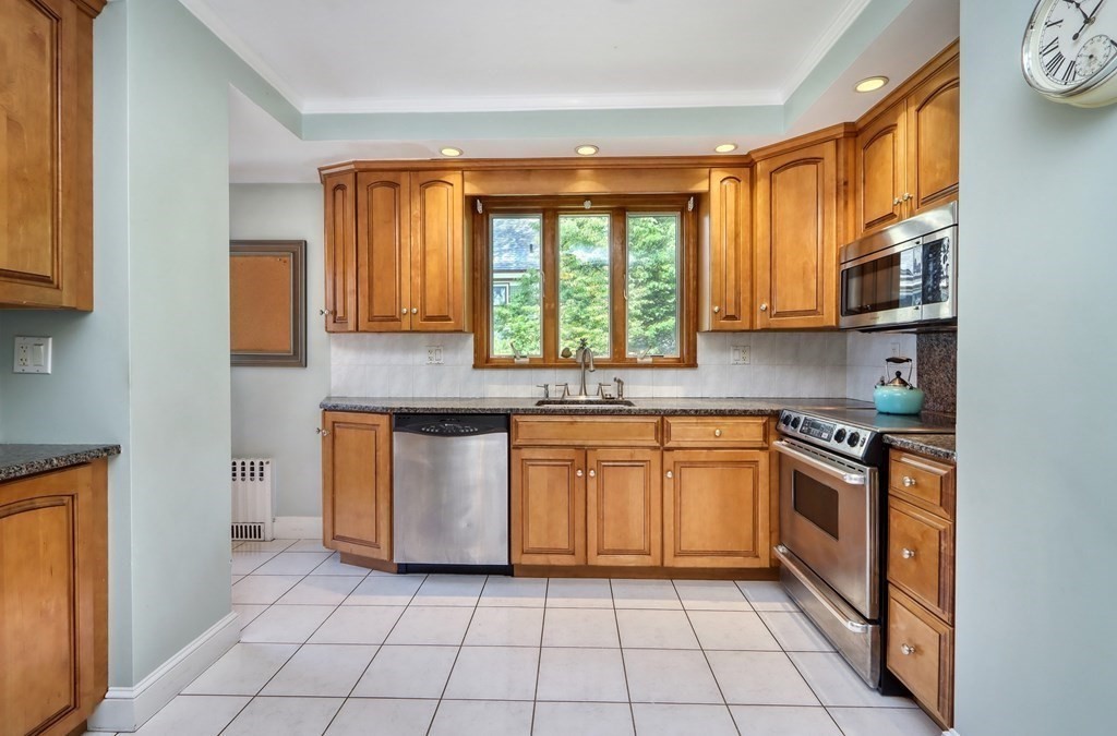 14 Nowell Road Melrose, MA 02176 - Photo 13 of 41