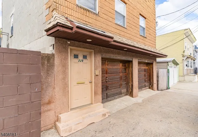 $799,000 | 228 East Kinney Street, Newark, NJ 07105