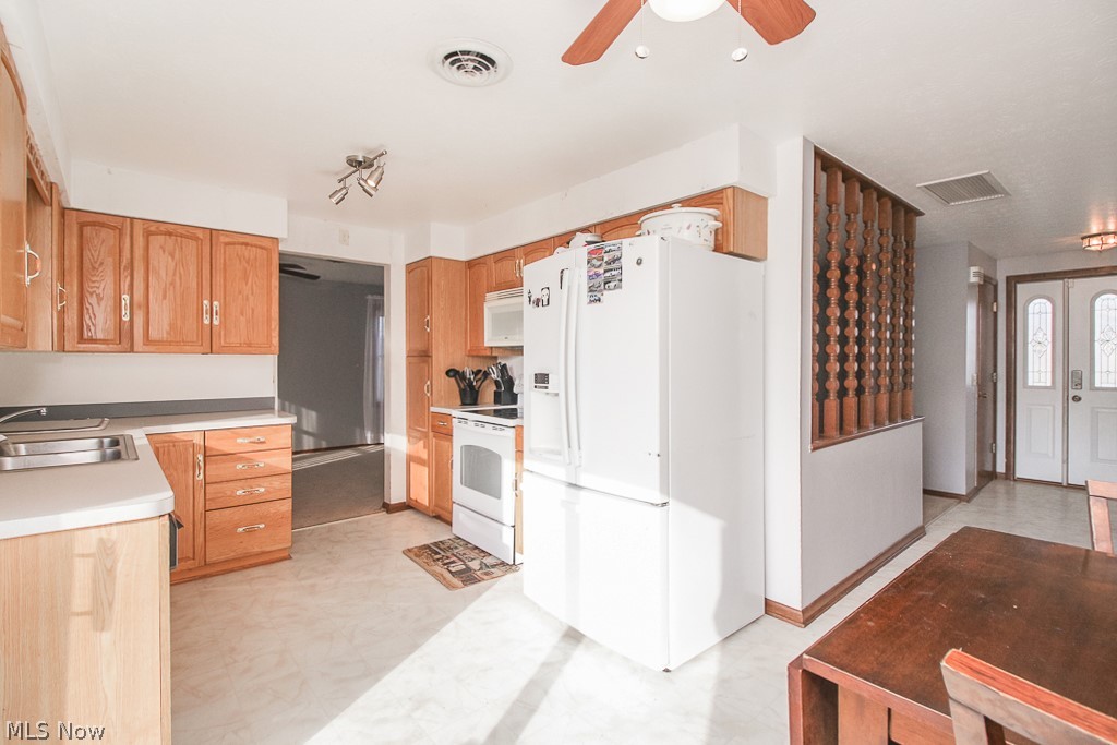 34677 Bainbridge Road North Ridgeville, OH 44039 - Photo 13 of 35