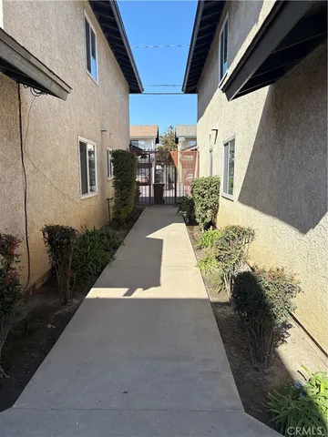 $669,000 | 17 East Plymouth Street, Long Beach, CA 90805