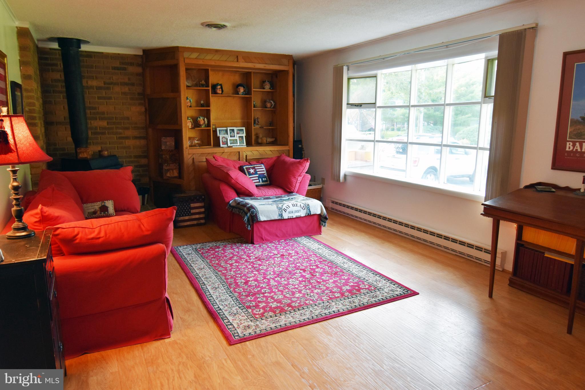 114 Worcester Road Stevensville, MD 21666 - Photo 7 of 19 Living Room