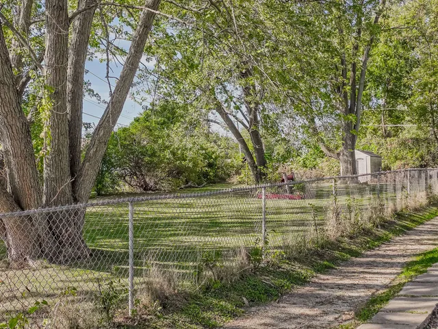 $150,000 | 1428 Ardmore Drive, Round Lake Beach, IL 60073