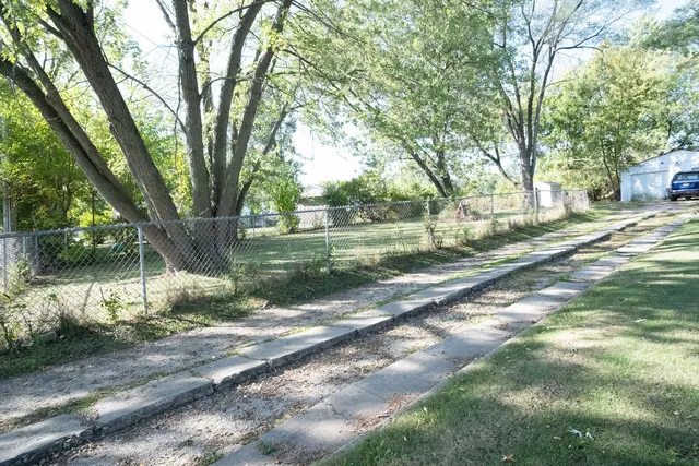 $150,000 | 1428 Ardmore Drive, Round Lake Beach, IL 60073