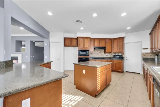 $999,000 | 519 Cedarbrook Lane, Corona, CA 92879