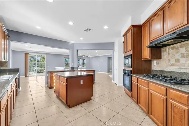 $999,000 | 519 Cedarbrook Lane, Corona, CA 92879