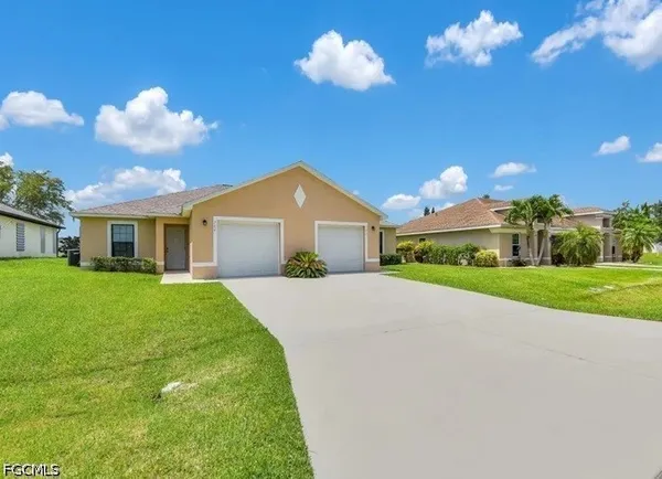 $1,800 | 702 Southeast 6th Terrace, Cape Coral, FL 33990