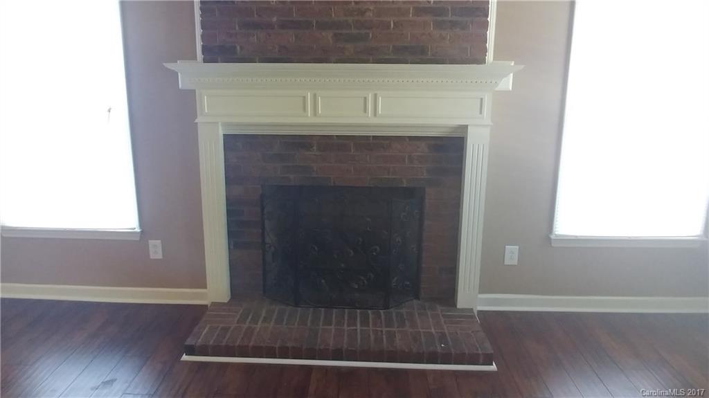 7009 Rothmore View Court Charlotte, NC 28215 - Photo 10 of 23 Gallery Image 10