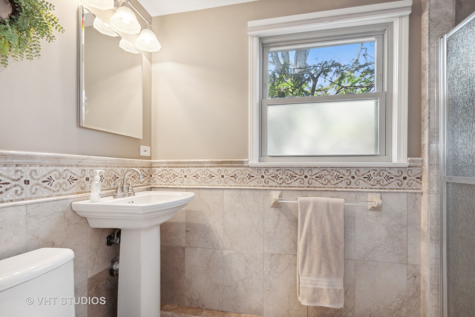 271 Beverly Road Barrington, IL 60010 - Photo 13 of 18 a bathroom with a sink and a mirror