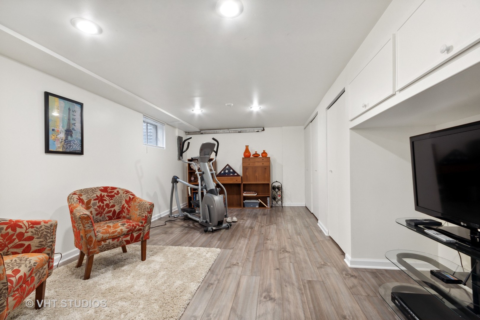 271 Beverly Road Barrington, IL 60010 - Photo 14 of 18 a living room with furniture and a flat screen tv