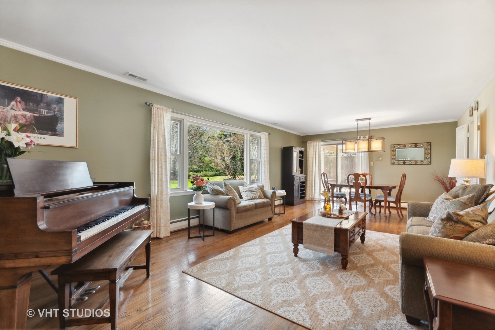 271 Beverly Road Barrington, IL 60010 - Photo 3 of 18 a living room with furniture and a window