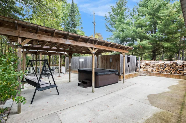 $879,000 | 2697 North 176th Avenue, Walkerville, MI 49459