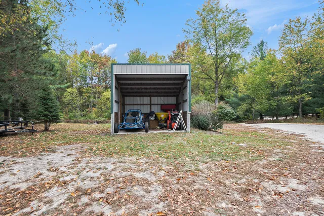 $879,000 | 2697 North 176th Avenue, Walkerville, MI 49459