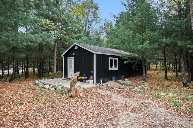 $879,000 | 2697 North 176th Avenue, Walkerville, MI 49459