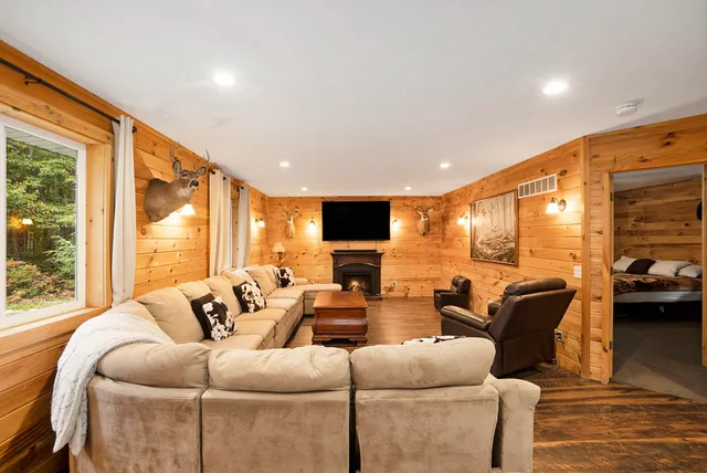 $879,000 | 2697 North 176th Avenue, Walkerville, MI 49459