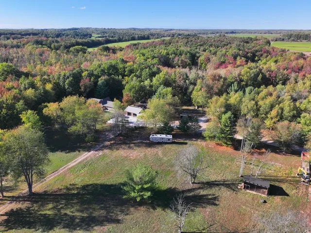 $879,000 | 2697 North 176th Avenue, Walkerville, MI 49459