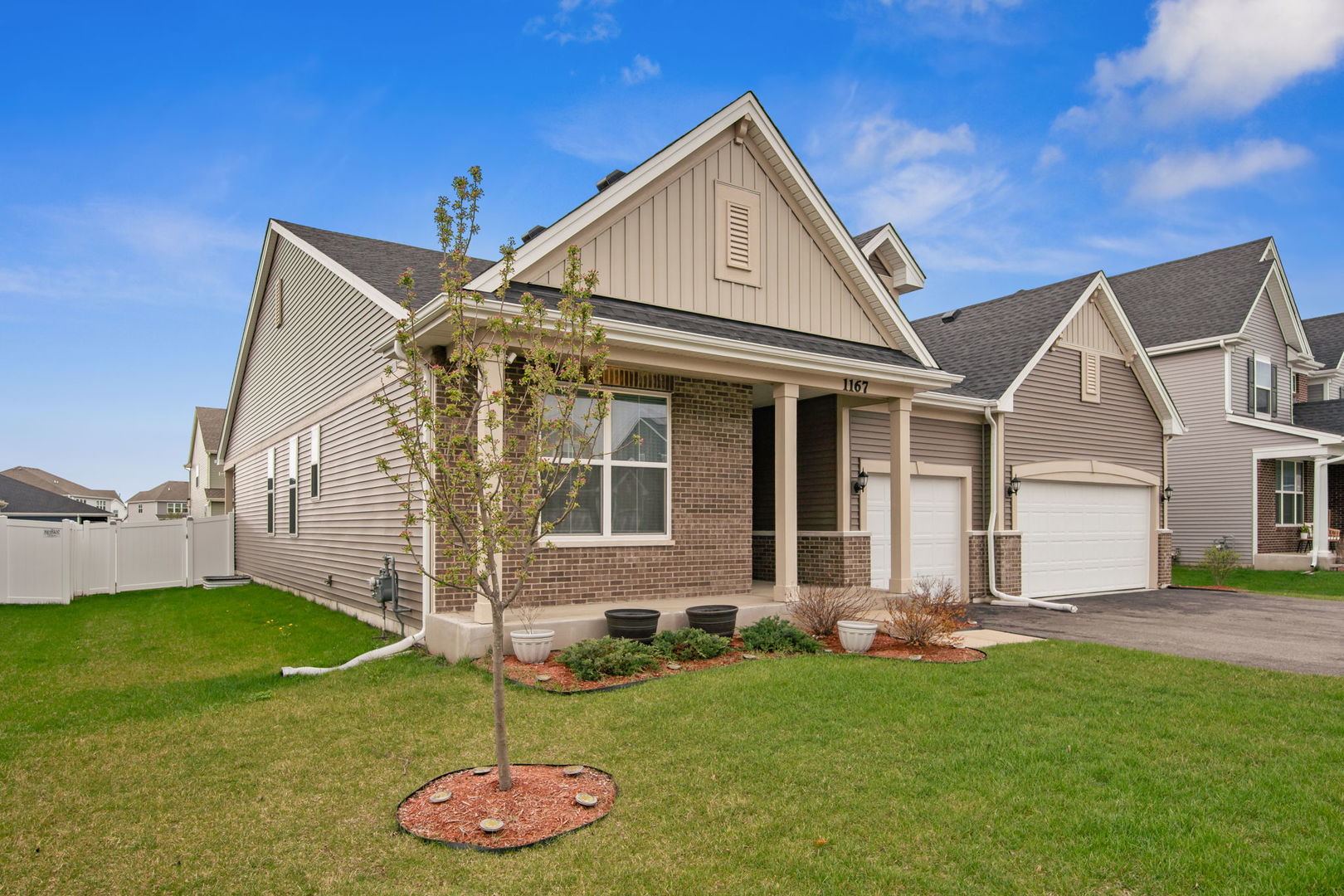 1167 Slade Road South Elgin, IL 60177 - Photo 2 of 32