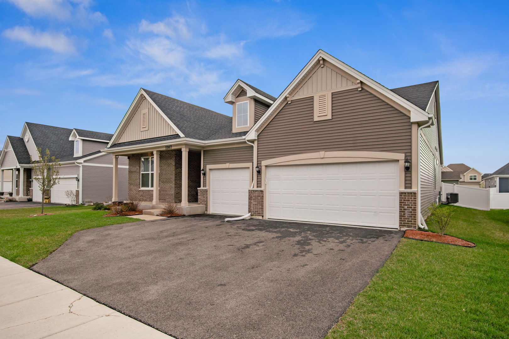 1167 Slade Road South Elgin, IL 60177 - Photo 3 of 32