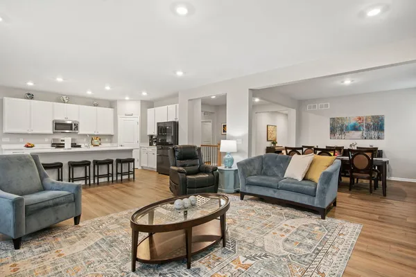 $595,000 | 1167 Slade Road, South Elgin, IL 60177