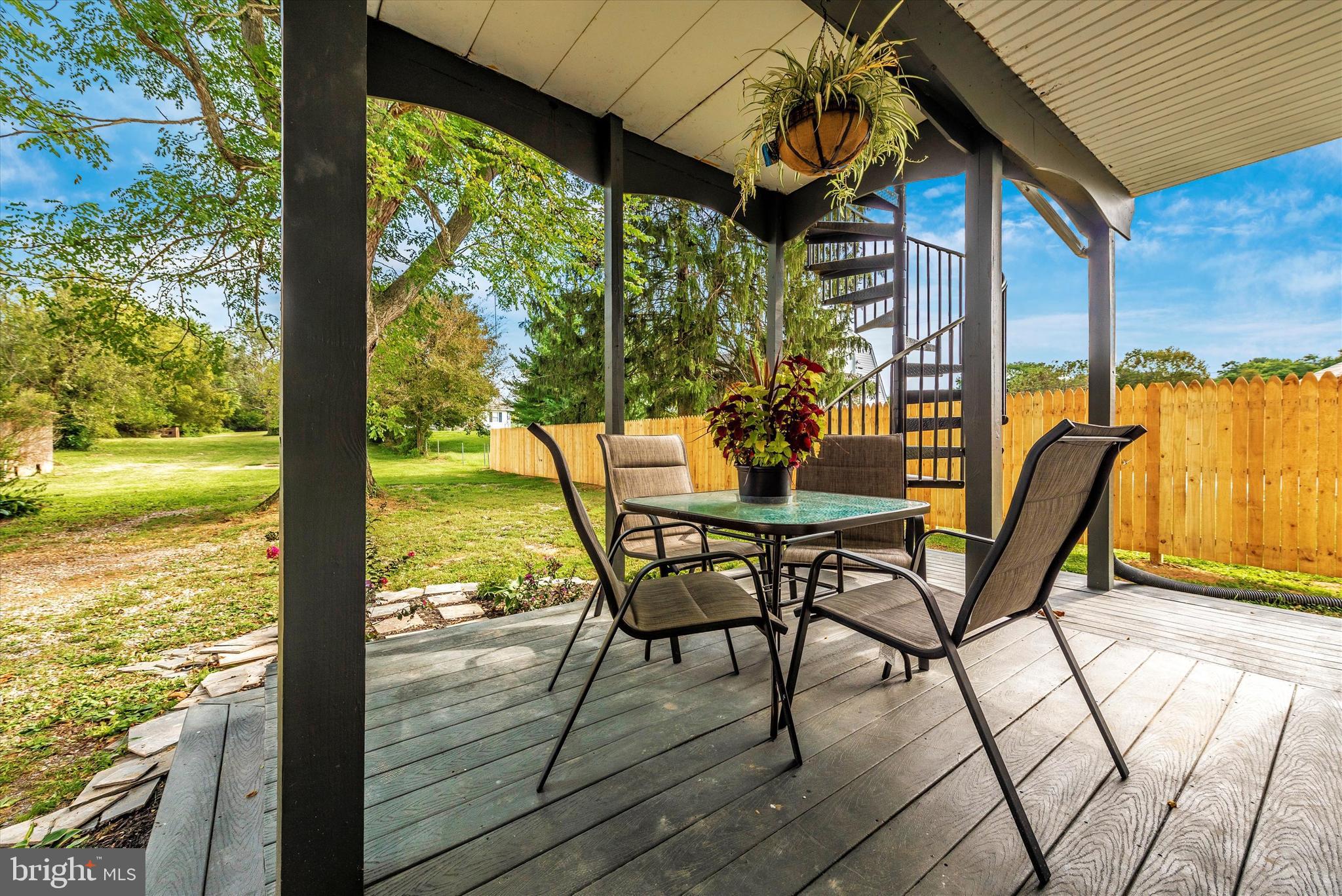 624 Beaver Creek Road Hagerstown, MD 21740 - Photo 4 of 42 Composite decking maintenance free!