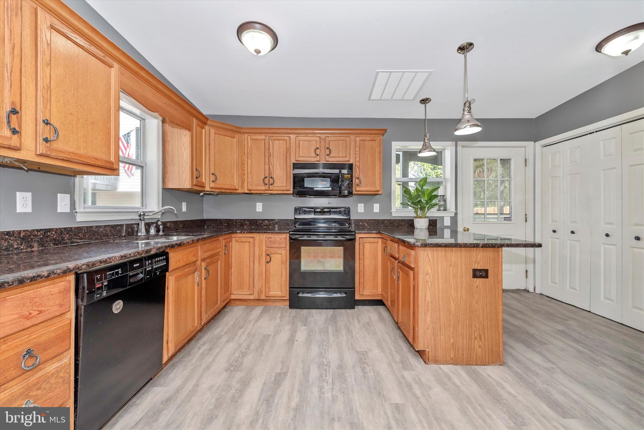 624 Beaver Creek Road Hagerstown, MD 21740 - Photo 5 of 42 Check out this remodeled kitchen!