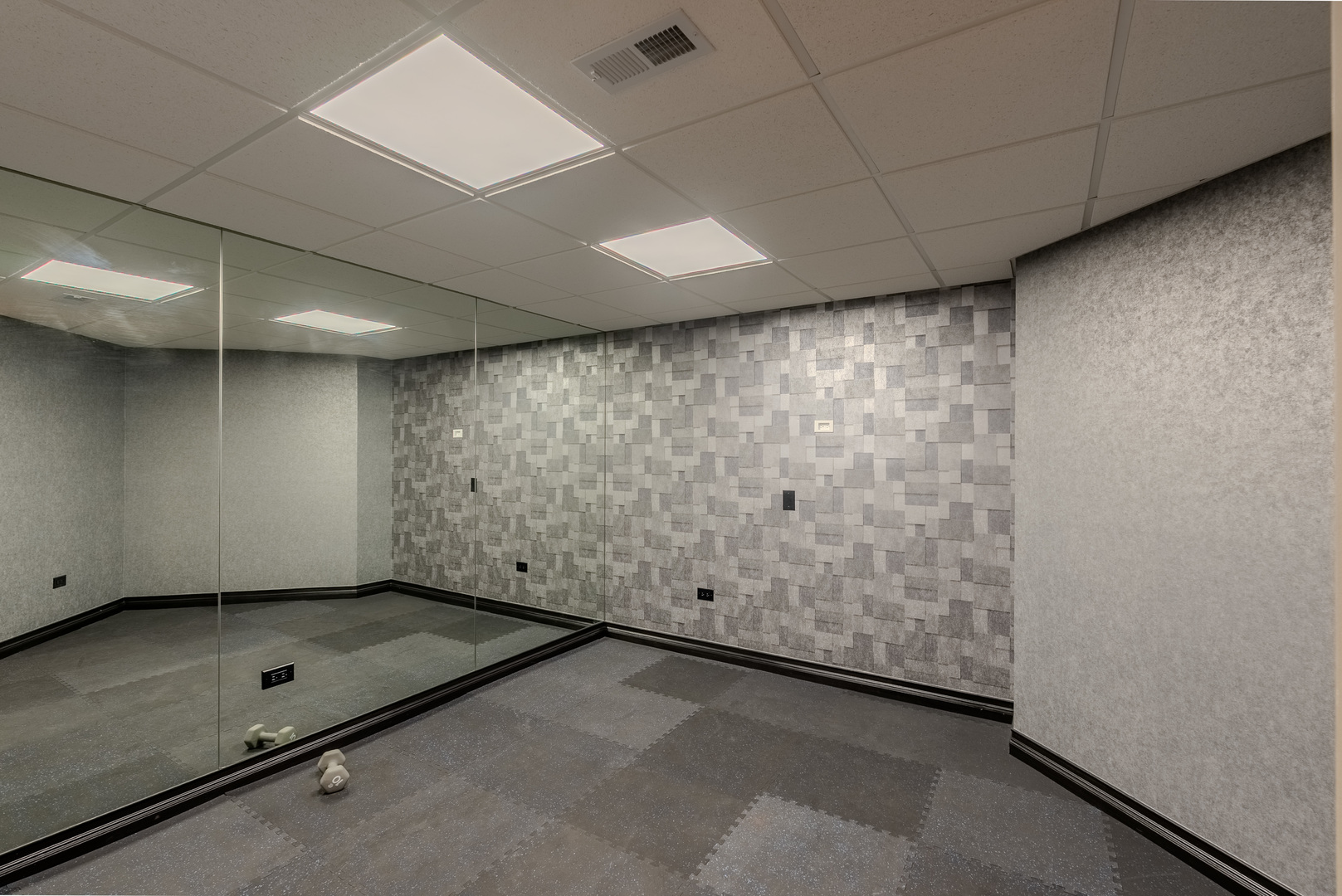 863 Bittersweet Drive Northbrook, IL 60062 - Photo 43 of 51 a view of an empty room