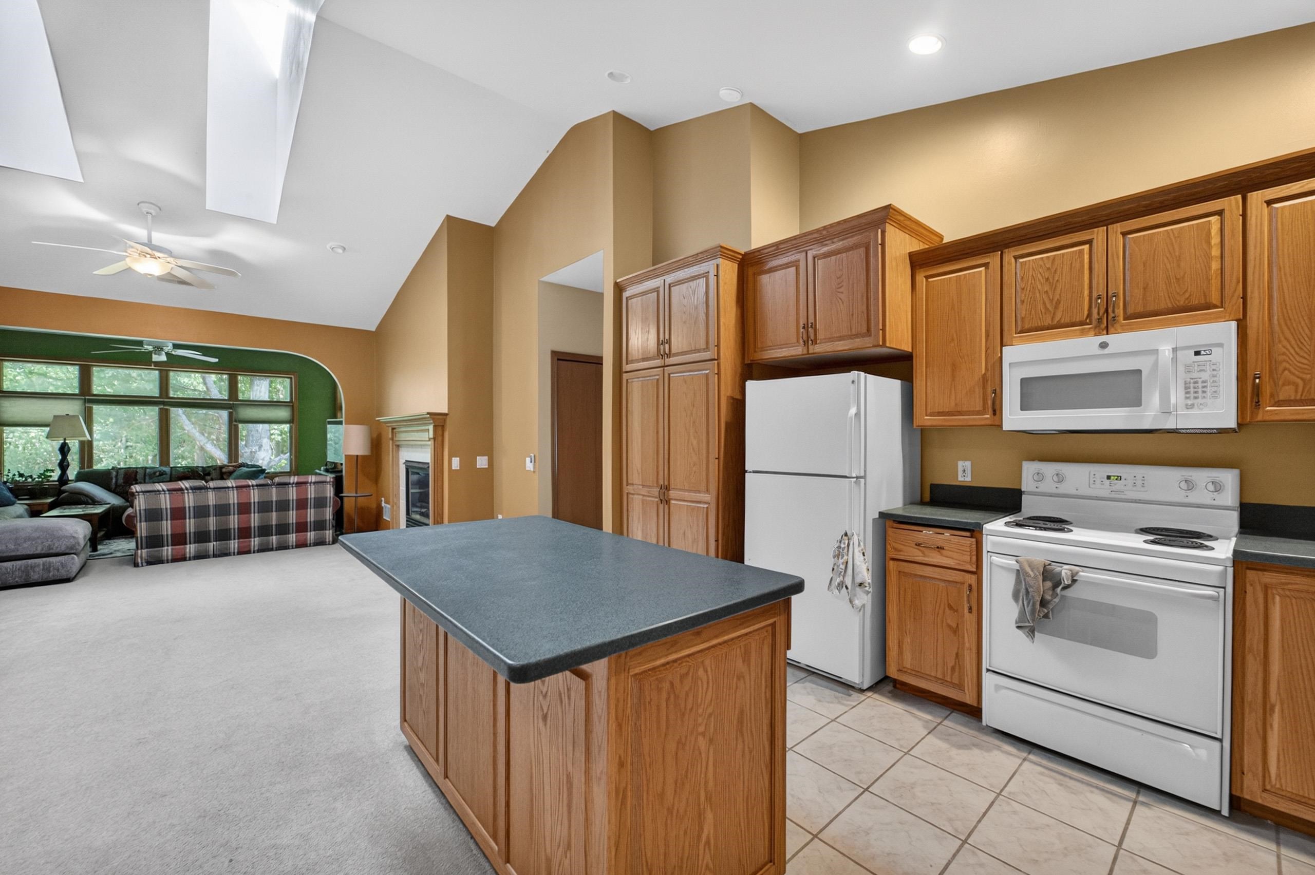 6802 Raymond Road, Unit 205 Madison, WI 53719 - Photo 3 of 25