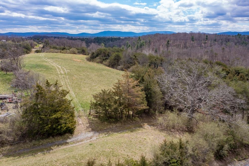 2465 Barterbrook Road Staunton, VA 24401 - Photo 1 of 15 Gallery Image 1