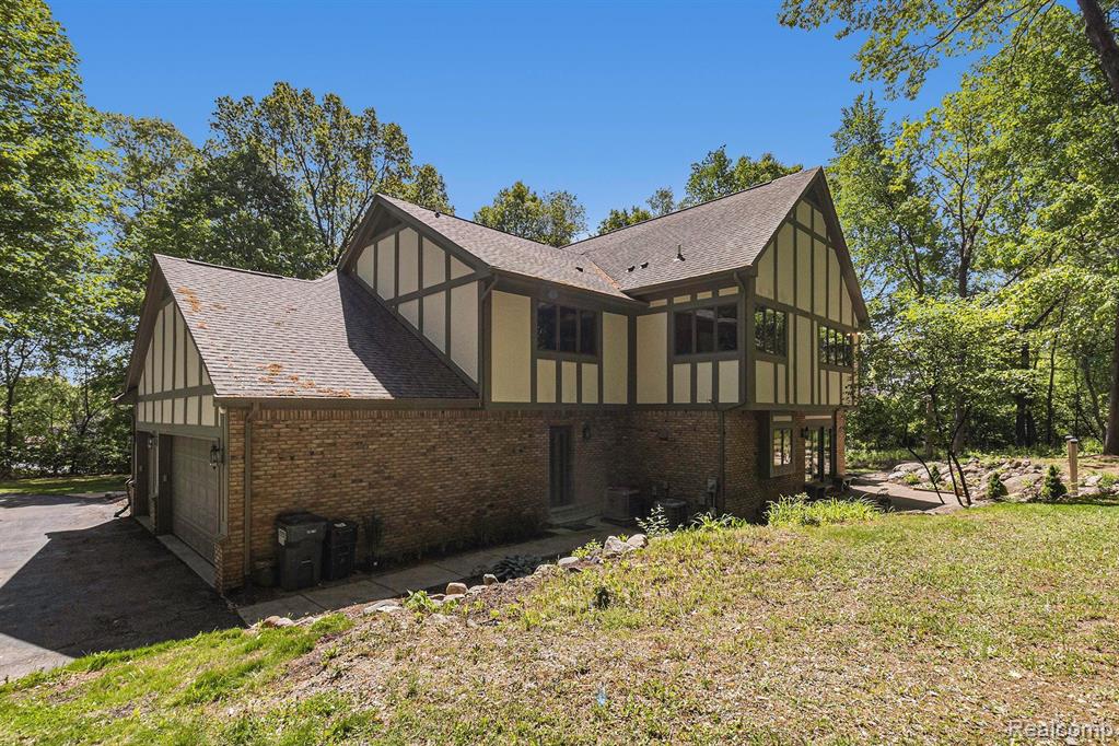 8065 Woodview Road Clarkston, MI 48348 - Photo 50 of 57