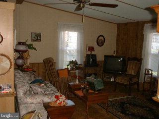 189 Hurst Road Ephrata, PA 17522 - Photo 4 of 8 Gallery Image 4