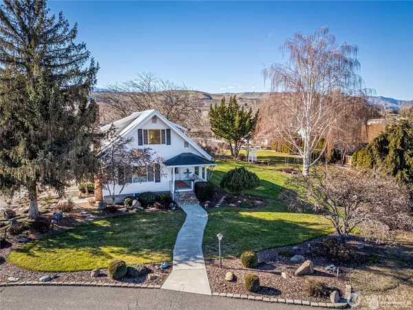 $779,900 | 46 John Truett Drive, Malaga, WA 98828