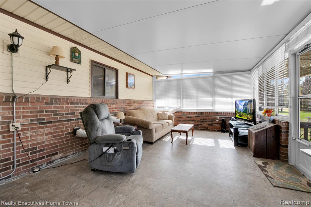 49545 Schoenherr Road Utica, MI 48315 - Photo 14 of 22