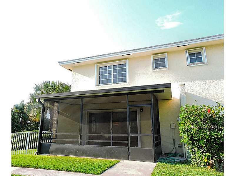 30 Southwest 5th Avenue, Unit 40 Boca Raton, FL 33432 - Photo 14 of 16 Patio/Deck