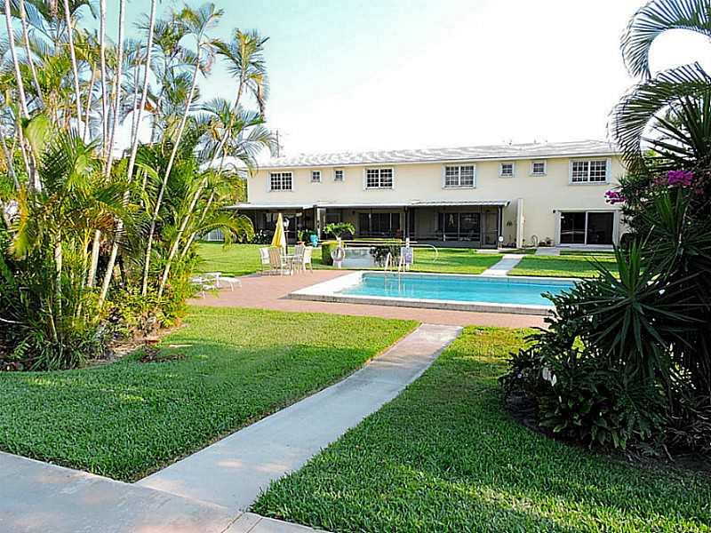 30 Southwest 5th Avenue, Unit 40 Boca Raton, FL 33432 - Photo 16 of 16 Pool