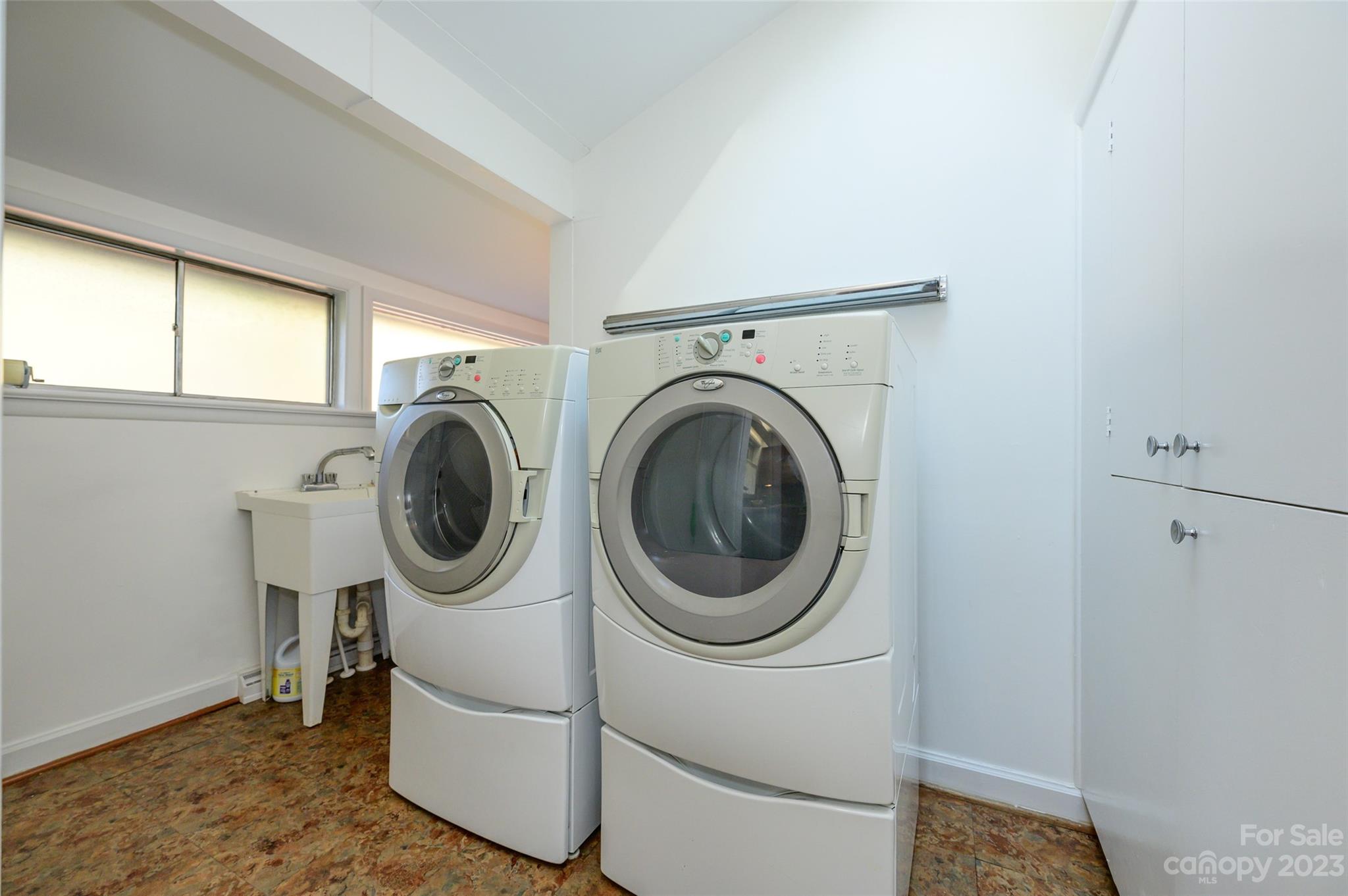 5821 Murrayhill Road Charlotte, NC 28210 - Photo 16 of 40 Gallery Image 16