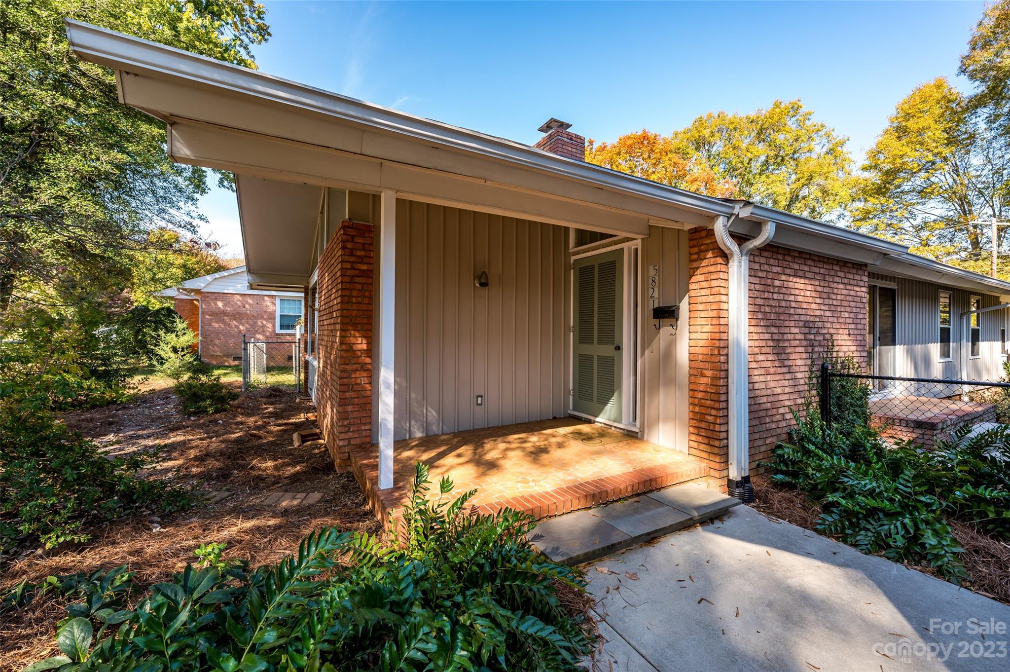 5821 Murrayhill Road Charlotte, NC 28210 - Photo 2 of 40 Gallery Image 2