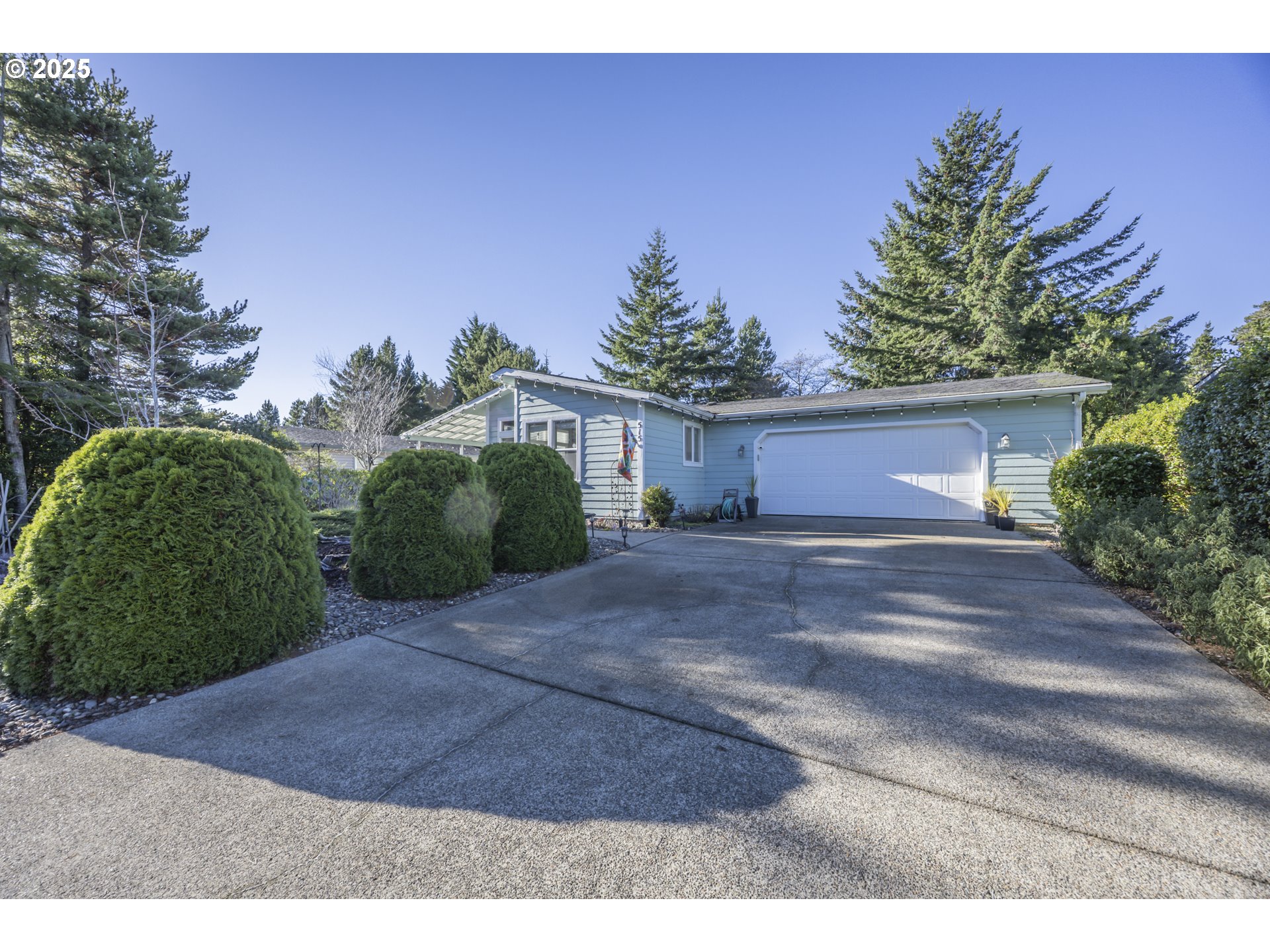 515 Robin Lane Florence, OR 97439 - Photo 6 of 38